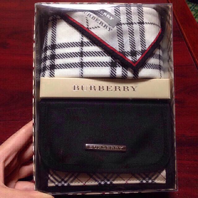 BURBERRY ポーチ　ハンカチ　セット Burberry ポーチ ハンカチセット 未使用 - メルカリ