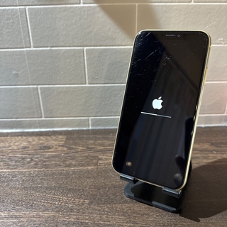 アップル(Apple)のiPhone XR 64g イエロー　箱無し　au simロック解除済み(スマートフォン本体)