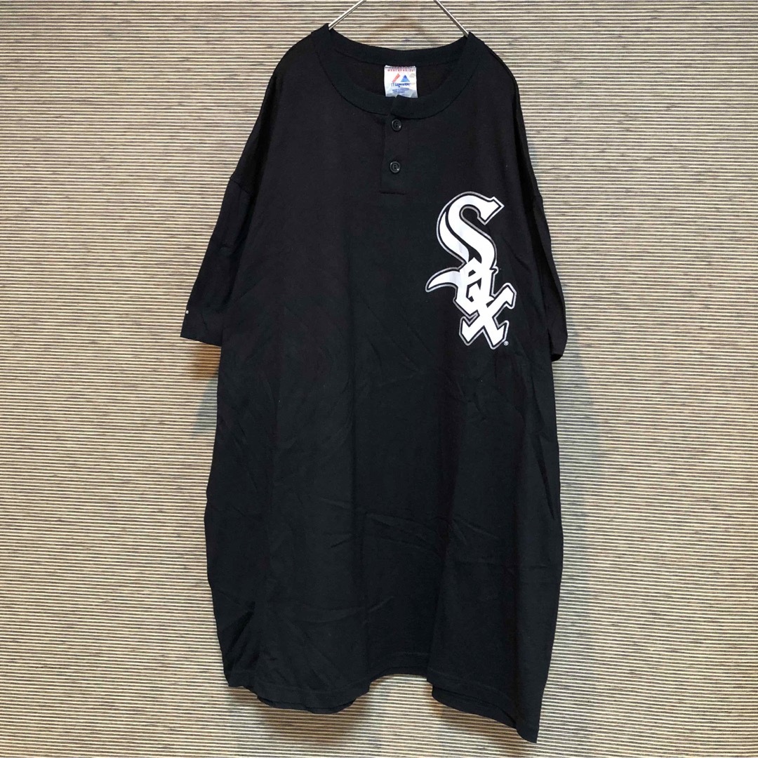 Majestic(マジェスティック)のマジェスティック】半袖Tシャツ　ヘンリーネック　ホワイトソックス　MLB　黒37 メンズのトップス(Tシャツ/カットソー(半袖/袖なし))の商品写真