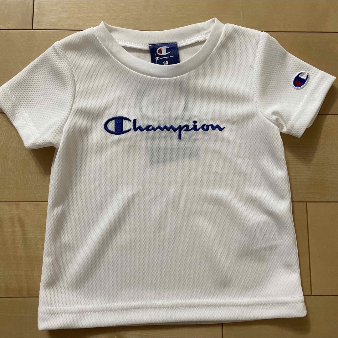 Champion(チャンピオン)のトイザらス　チャンピオン　半袖Tシャツ　半ズボン　80cm キッズ/ベビー/マタニティのベビー服(~85cm)(Ｔシャツ)の商品写真