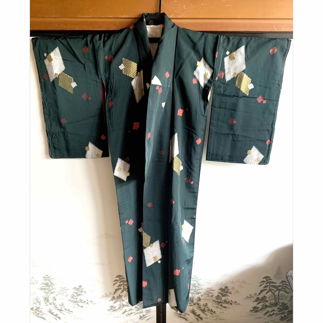 着物 花柄 和装 振袖 単衣 羽織 ひし形 モダン 深緑 金箔 銀 昭和レトロ レディースの水着/浴衣(着物)の商品写真