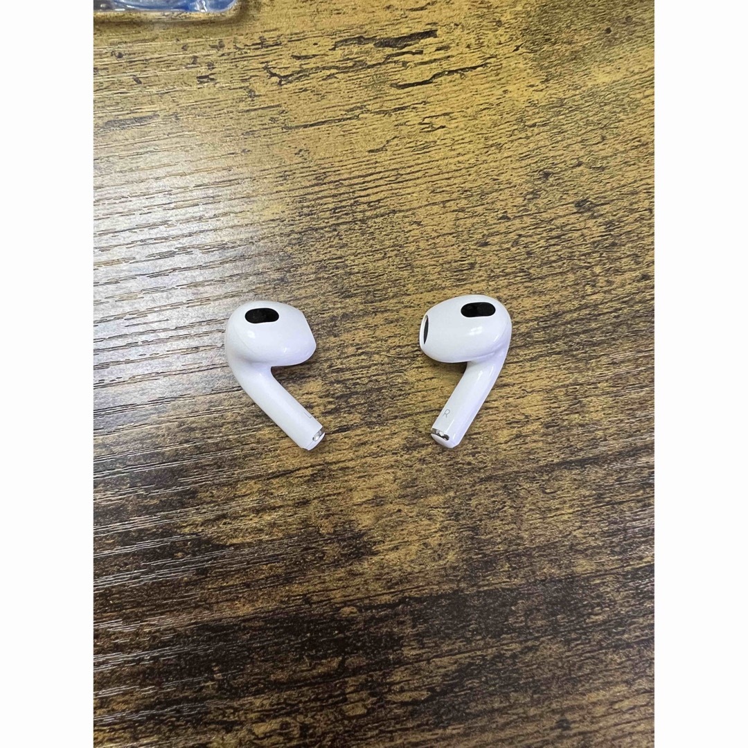 ヘッドフォン/イヤフォンApple  Airpods 第3世代　イヤホンのみ