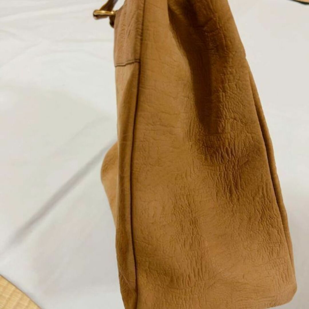 美品 ANNE KLEIN アンクライン　牛革ショルダーバッグ　型押し レディースのバッグ(ショルダーバッグ)の商品写真