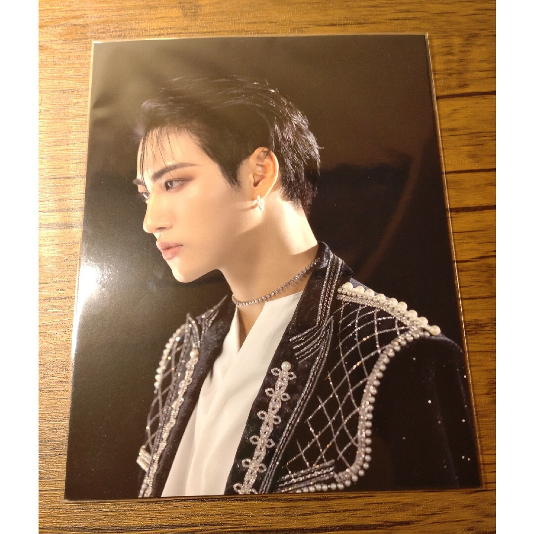 ATEEZ(エイティーズ)のATEEZ seonghwa mini poster FELLOWSHIP エンタメ/ホビーのDVD/ブルーレイ(ミュージック)の商品写真