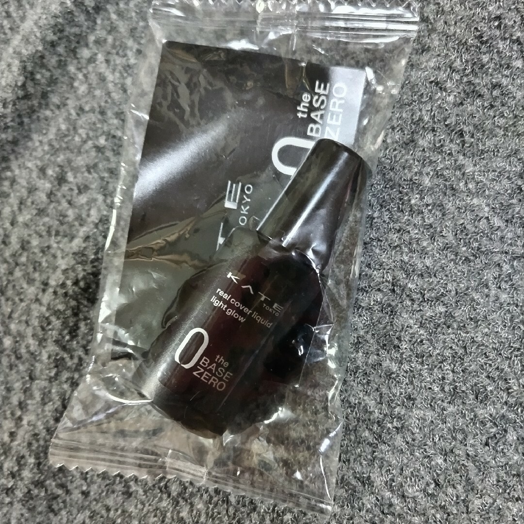 KATE(ケイト)のケイト　リアルカバーリキッド　ライトグロウ　02 ファンデーション　3ml コスメ/美容のベースメイク/化粧品(ファンデーション)の商品写真