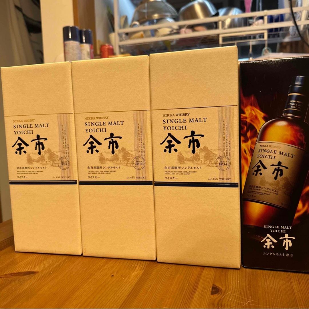 サントリー(サントリー)の送料無料！シングルモルト余市 700mｌ（箱付き） 食品/飲料/酒の酒(ウイスキー)の商品写真