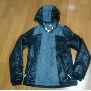 アンダーアーマー(UNDER ARMOUR) ダウンジャケット(レディース)の通販