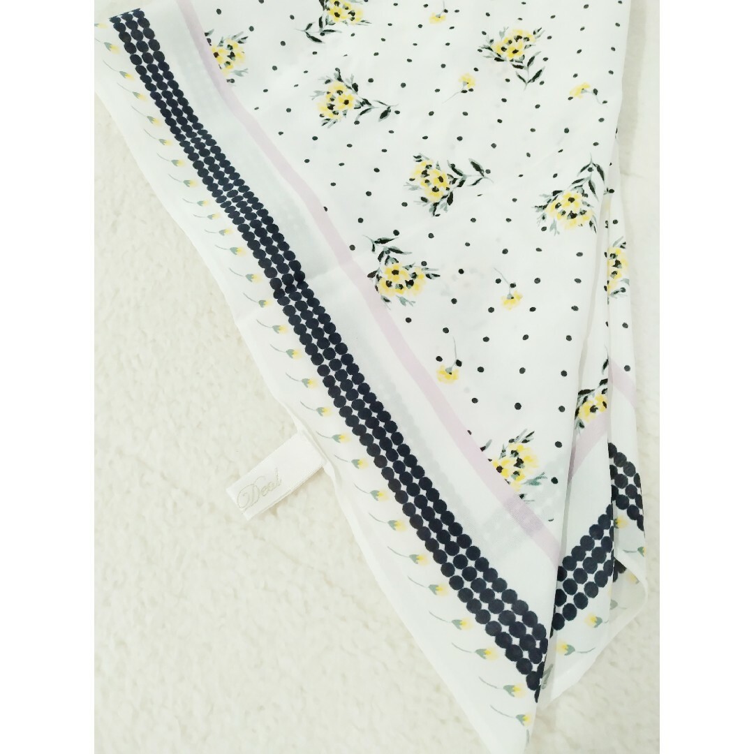 COCO DEAL(ココディール)のココディール　ストール　スカーフ　花柄　ハンカチ レディースのファッション小物(バンダナ/スカーフ)の商品写真