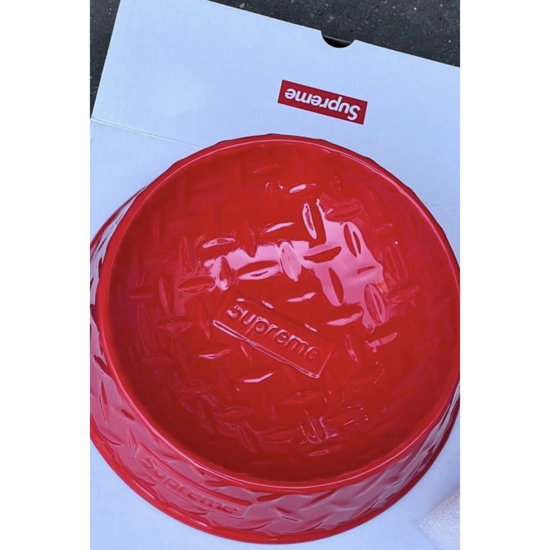 【新品・未使用】 Supreme Diamond Plate Dog Bowl