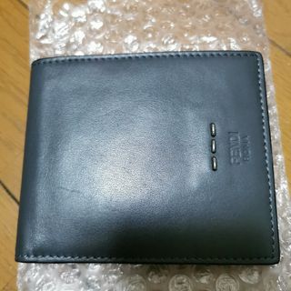 フェンディ(FENDI)のFENDI 財布 グレーっぽい色です。(折り財布)