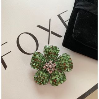 美品　FOXEY クローバーブローチ