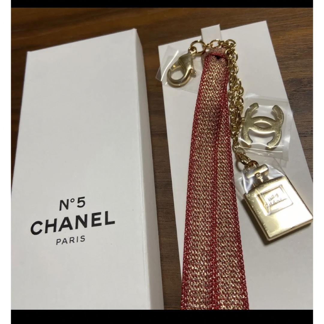 CHANEL(シャネル)のCHANEL  シャネル　チャーム　ノベルティ　新品未使用 レディースのファッション小物(キーホルダー)の商品写真