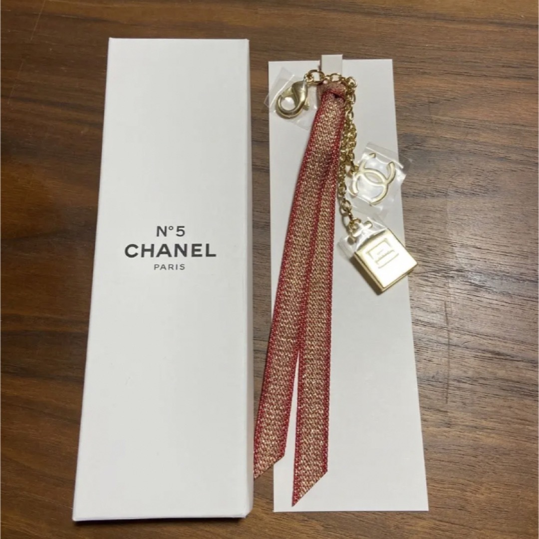 CHANEL(シャネル)のCHANEL  シャネル　チャーム　ノベルティ　新品未使用 レディースのファッション小物(キーホルダー)の商品写真