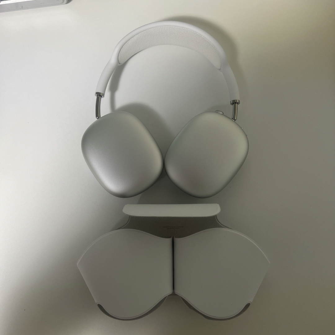 APPLE ワイヤレスヘッドホン AIRPODS MAX SILVER APPLE ワイヤレスヘッドホン AIRPODS MAX SILVER