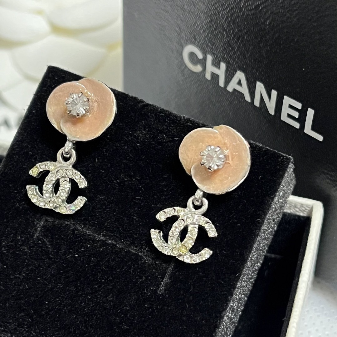 CHANEL シャネル　シルバー　ピアス　レディース