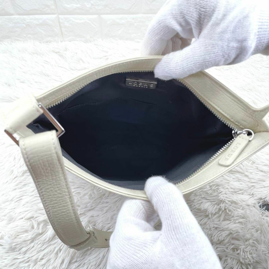 LOEWE ロエベ ショルダーバッグ サイドジップ レザー ロゴ 型押し
