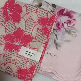 ローラアシュレイ(LAURA ASHLEY)の値下げ📌INED&ローラアシュレイ☆ハンカチ２枚セット(ハンカチ)