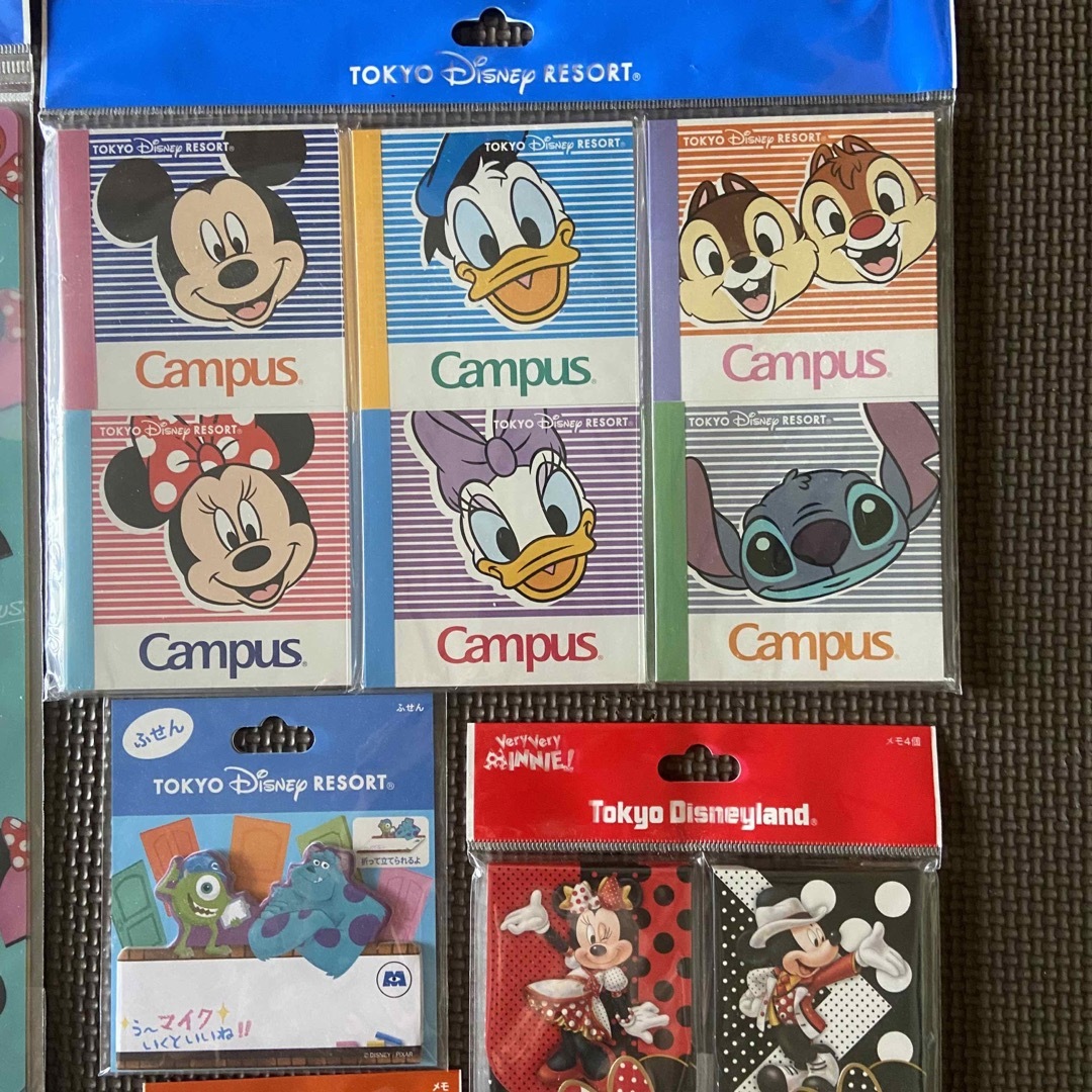 Disney(ディズニー)のディズニーランド購入品　文房具いろいろ　定価5290円 インテリア/住まい/日用品の文房具(ノート/メモ帳/ふせん)の商品写真