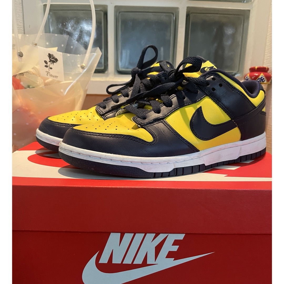 NIKE(ナイキ)のNIKE DUNK LOW Michigan 26.5センチ メンズの靴/シューズ(スニーカー)の商品写真