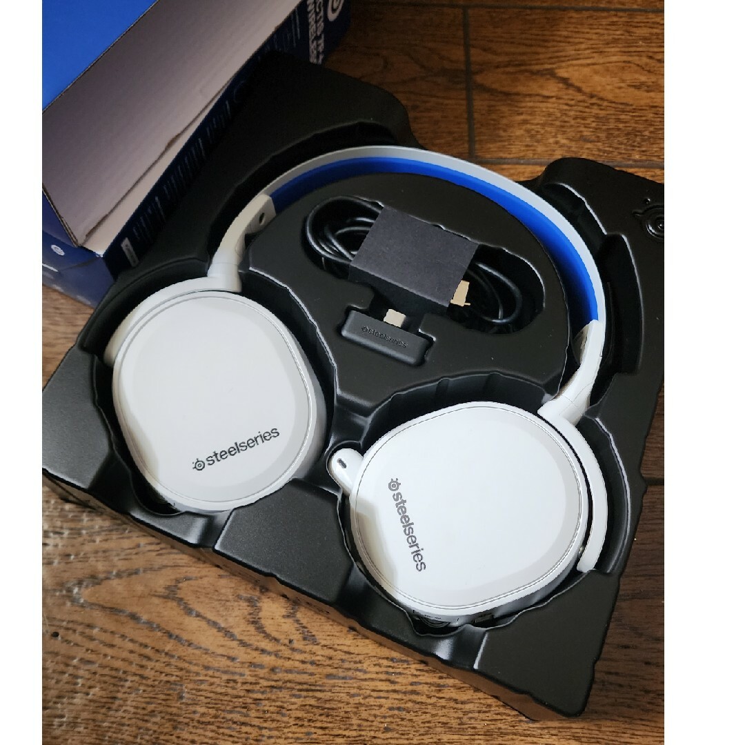 PlayStation(プレイステーション)のSteelSeries Arctis 7P+ wireless スマホ/家電/カメラのオーディオ機器(ヘッドフォン/イヤフォン)の商品写真