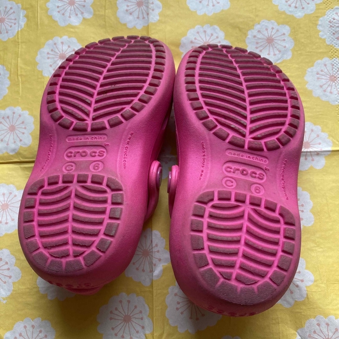 crocs(クロックス)のcrocsサンダル  ベビーサイズ  ピンク キッズ/ベビー/マタニティのベビー靴/シューズ(~14cm)(サンダル)の商品写真