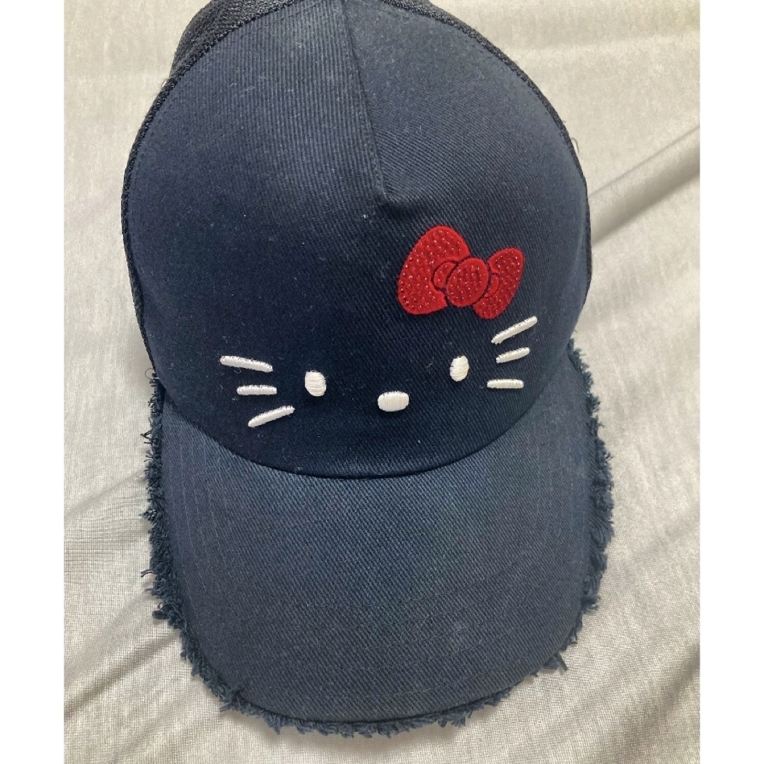 Rady(レディー)のRady キャップ　ハローキティ　ブラック レディースの帽子(キャップ)の商品写真