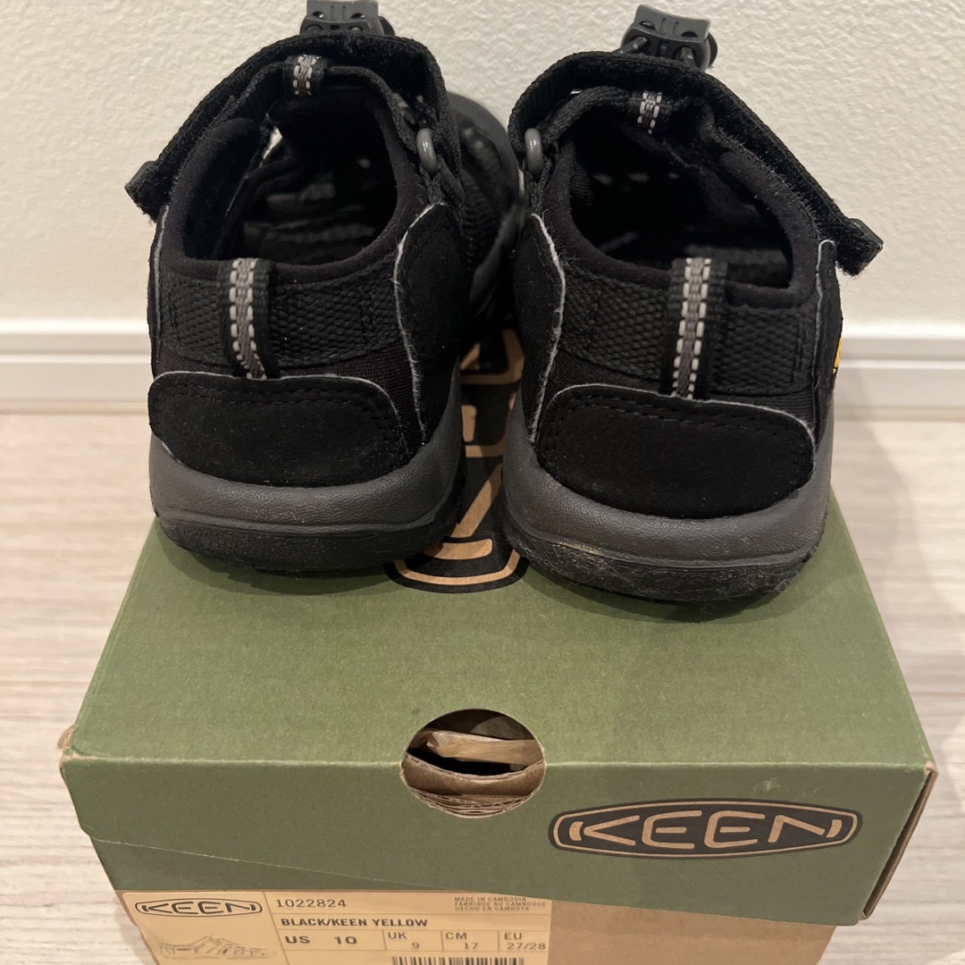 KEEN(キーン)のキーン　サンダル　17センチ　黒　リトルキッズニューポートエイチツーサンダル キッズ/ベビー/マタニティのキッズ靴/シューズ(15cm~)(サンダル)の商品写真