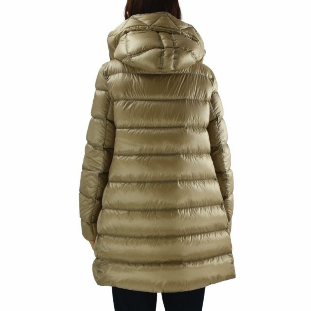 MONCLER(モンクレール)の【LIGHT BEIGE】モンクレール ダウンジャケット  レディースのジャケット/アウター(ダウンジャケット)の商品写真