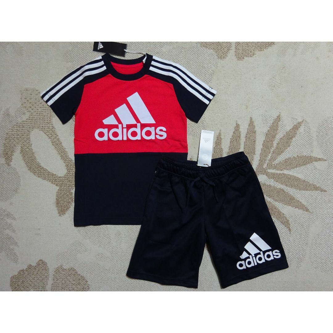 adidas(アディダス)の新品★アディダス★130★半袖Ｔシャツ・快適!!ビッグロゴハーフパンツ 紺★上下 キッズ/ベビー/マタニティのキッズ服男の子用(90cm~)(その他)の商品写真