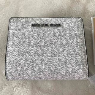 新品 マイケルコース MICHEAL KORS 定価44,000円 二つ折り財布