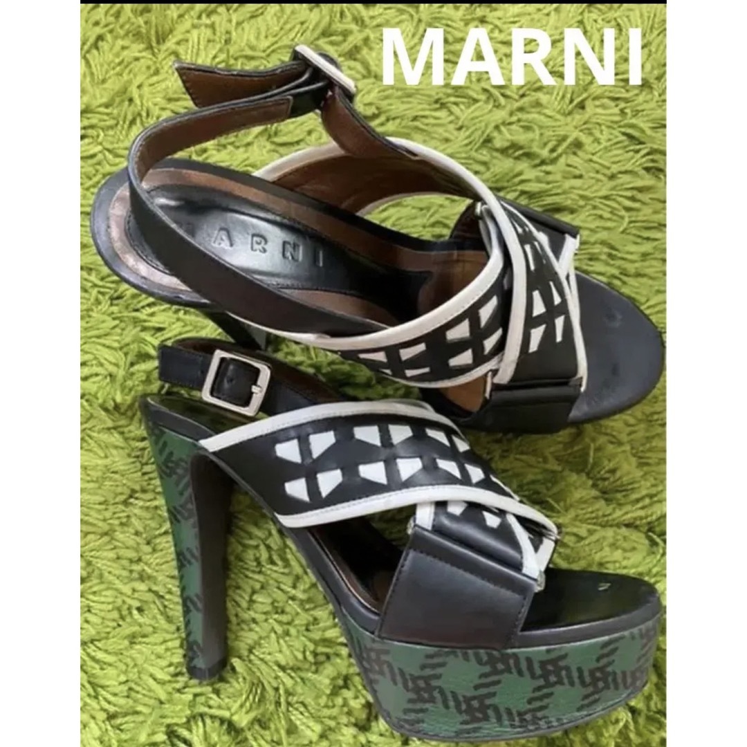 Marni(マルニ)の【MARNI】ブラックレザー デザイン チェックサンダル レディースの靴/シューズ(サンダル)の商品写真