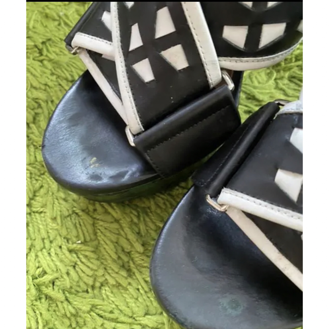 Marni(マルニ)の【MARNI】ブラックレザー デザイン チェックサンダル レディースの靴/シューズ(サンダル)の商品写真