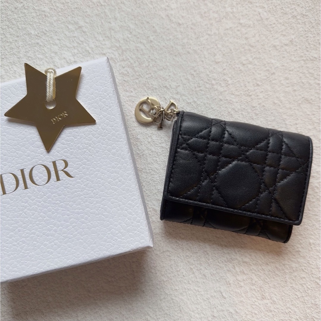 Christian Dior(クリスチャンディオール)のDIOR★ロータスウォレット レディースのファッション小物(財布)の商品写真