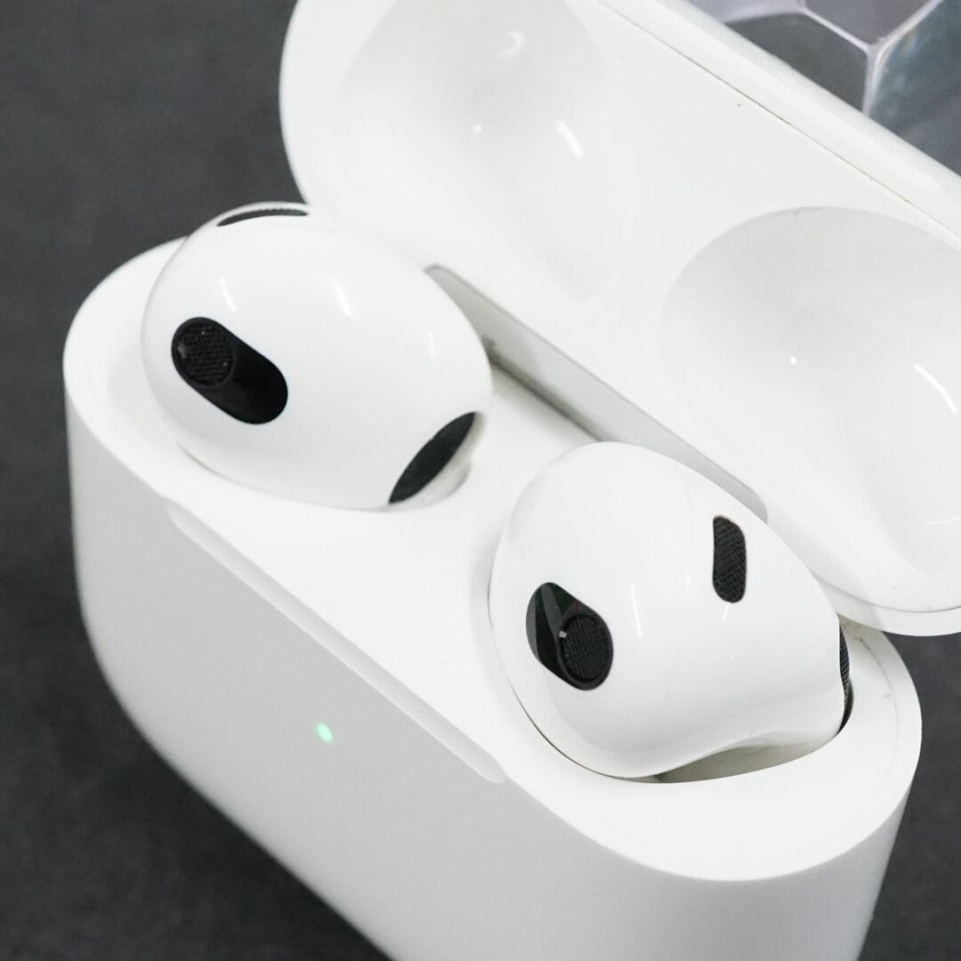 Apple AirPods 第三世代 MagSafe充電ケース付 USED品 ワイヤレス Apple AirPods 第三世代 MagSafe充電ケース付 USED品 ワイヤレス