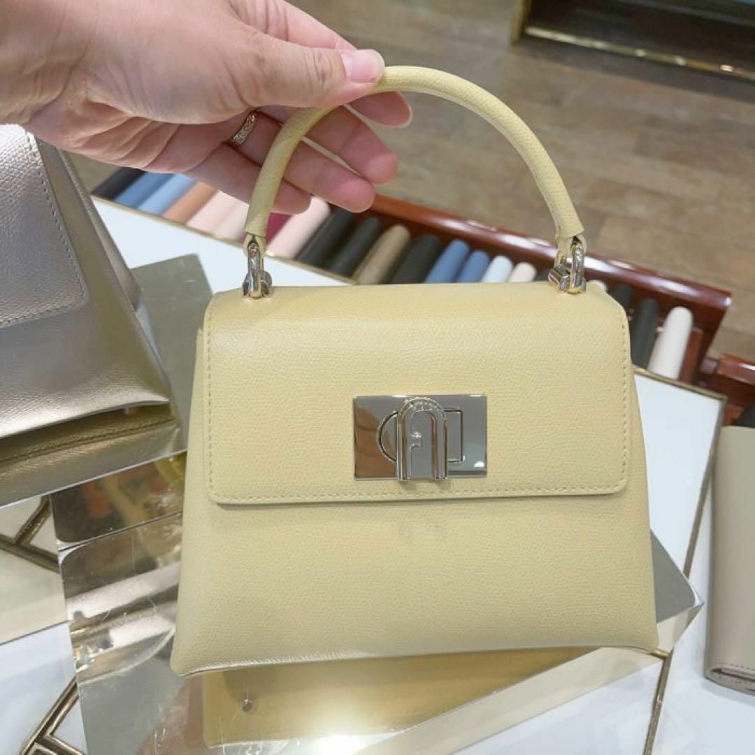 人気商品!! 【FURLA】現行モデル*ミニトップハンドル ハンドバッグ