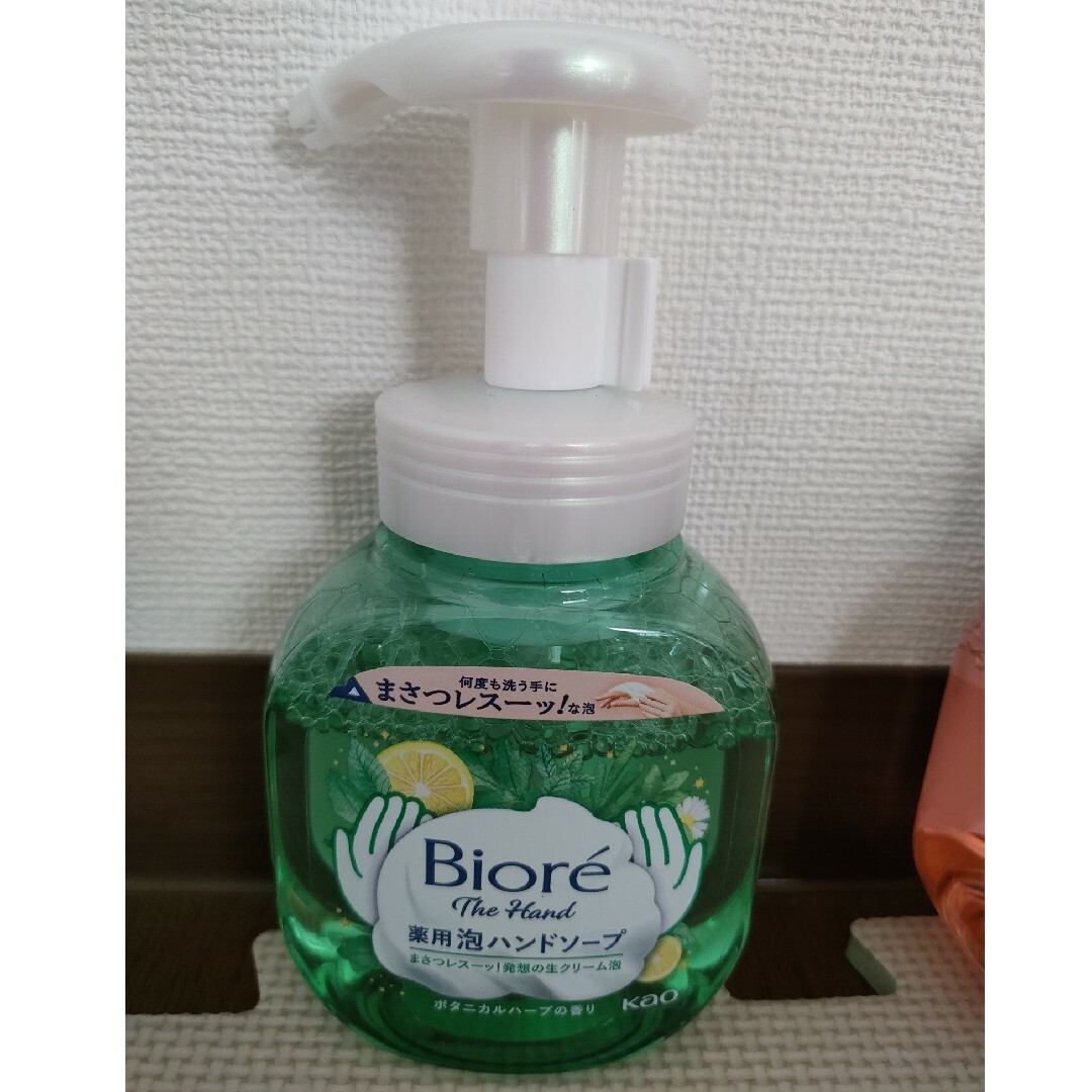 Biore(ビオレ)の専用★ビオレ Biore The Hand  泡ハンドソープ 3点 インテリア/住まい/日用品のインテリア/住まい/日用品 その他(その他)の商品写真