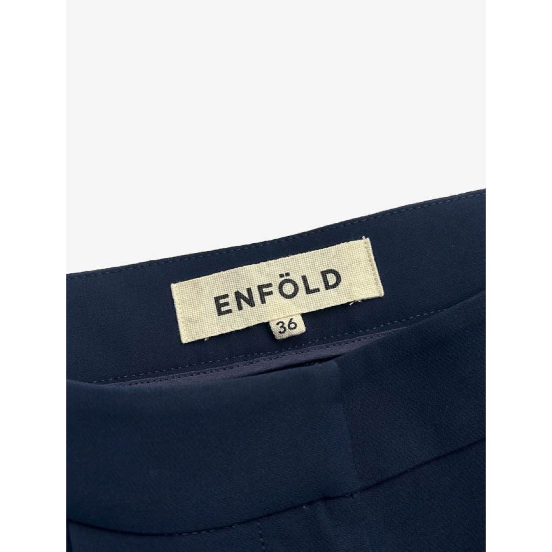 ENFOLD(エンフォルド)のENFOLD エンフォルド ネイビー クロップド パンツ テーパードシルエット レディースのパンツ(カジュアルパンツ)の商品写真