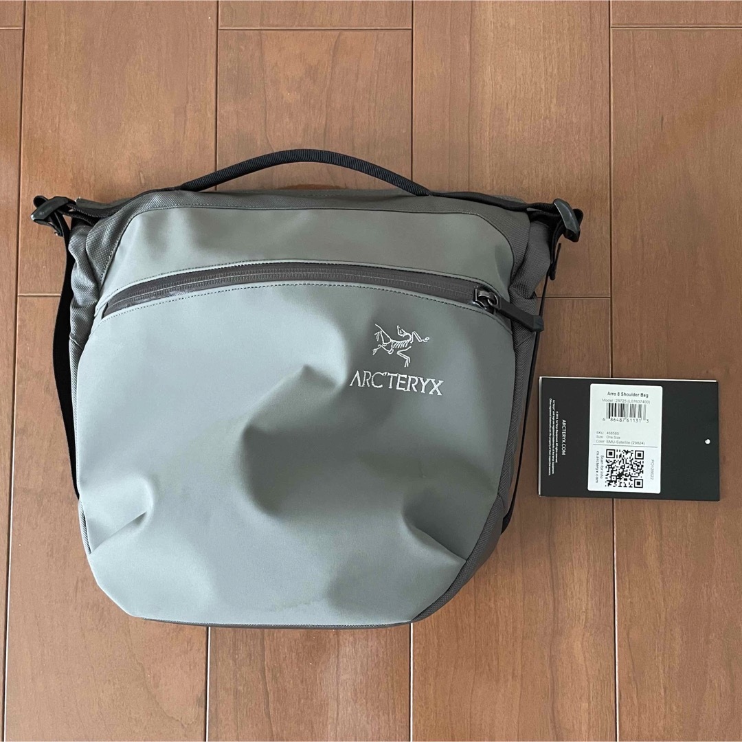 パンチホールカメラ ARC'TERYX BEAMS別注 Arro 8 ショルダーバック