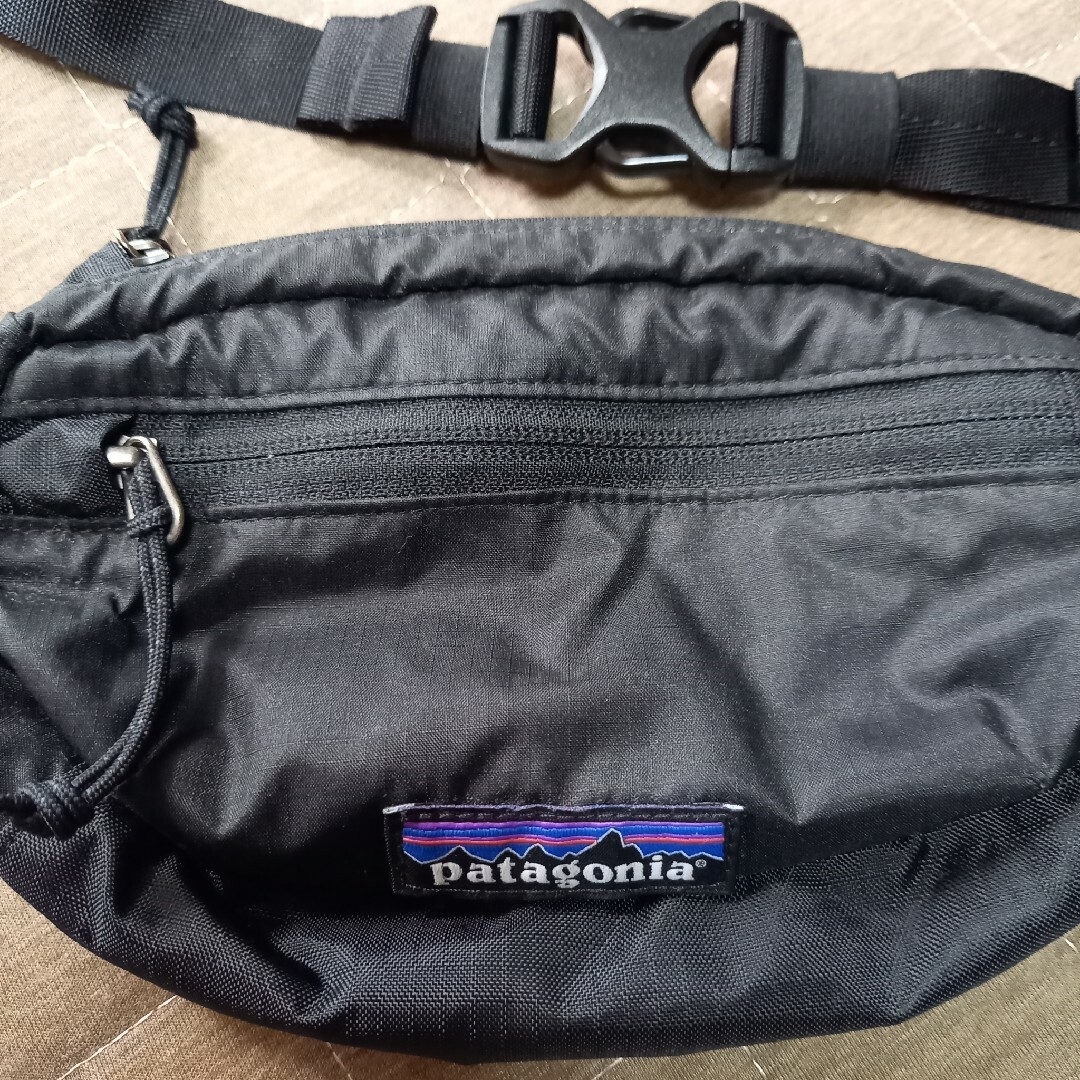 patagonia(パタゴニア)のpatagonia　ｳｴｽﾄﾊﾞｯｸﾞ　ﾐﾆｼｮﾙﾀﾞｰﾊﾞｯｸﾞ　ブラック レディースのバッグ(ボディバッグ/ウエストポーチ)の商品写真