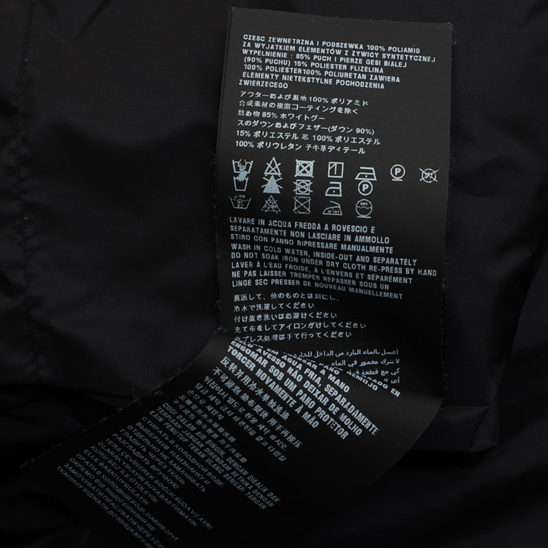 PRADA(プラダ)のプラダ フード付き ダウンジャケット ブラック レディース 38サイズ 29X4 レディースのジャケット/アウター(ダウンジャケット)の商品写真