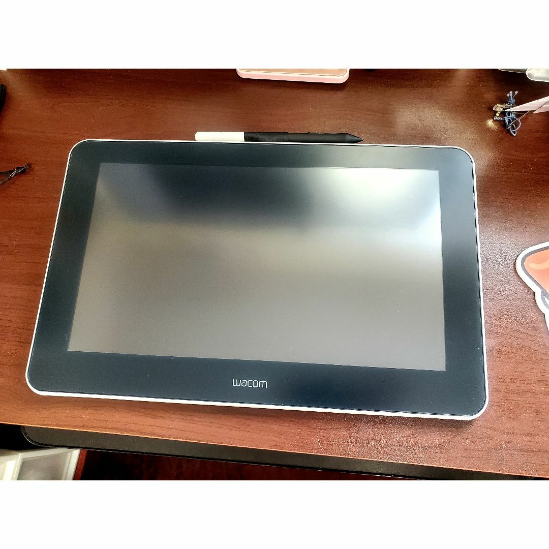 Wacom(ワコム)のWacom One 液晶ペンタブレット 13 (DTC133W0D)  スマホ/家電/カメラのPC/タブレット(タブレット)の商品写真