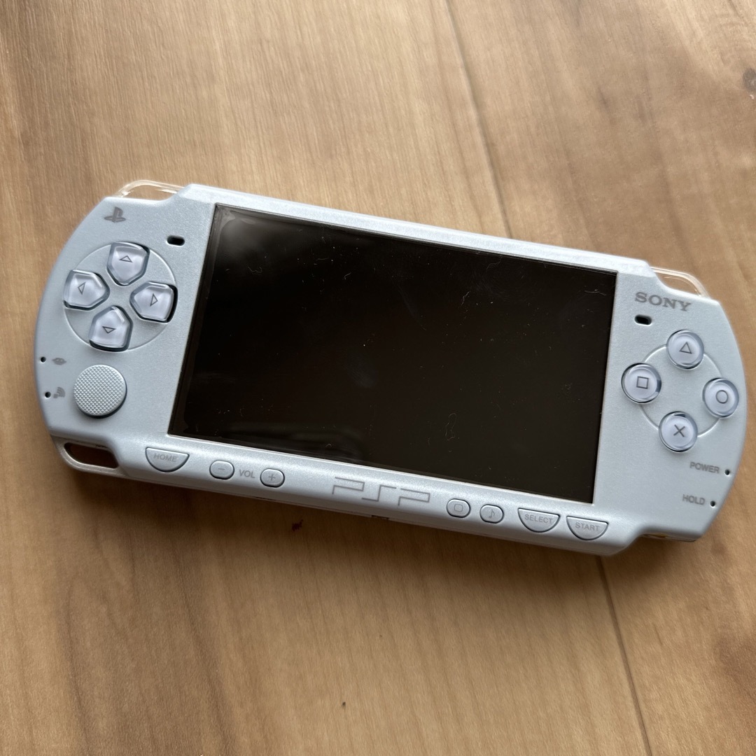 SONY(ソニー)のPSP 中古　本体　ミントグリーン エンタメ/ホビーのゲームソフト/ゲーム機本体(携帯用ゲーム機本体)の商品写真