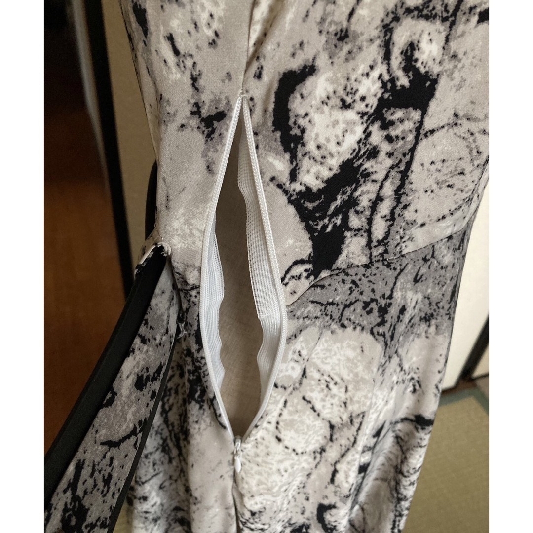 新品 黑白花柄ノースリーブ ドレス ワンピース  レディースのワンピース(ロングワンピース/マキシワンピース)の商品写真