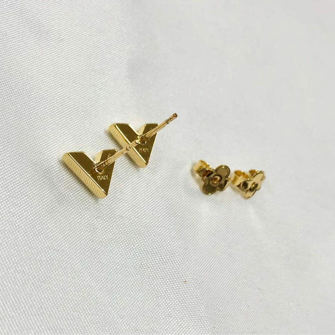 Shop Louis Vuitton Essential v stud earrings (M63208, M80139