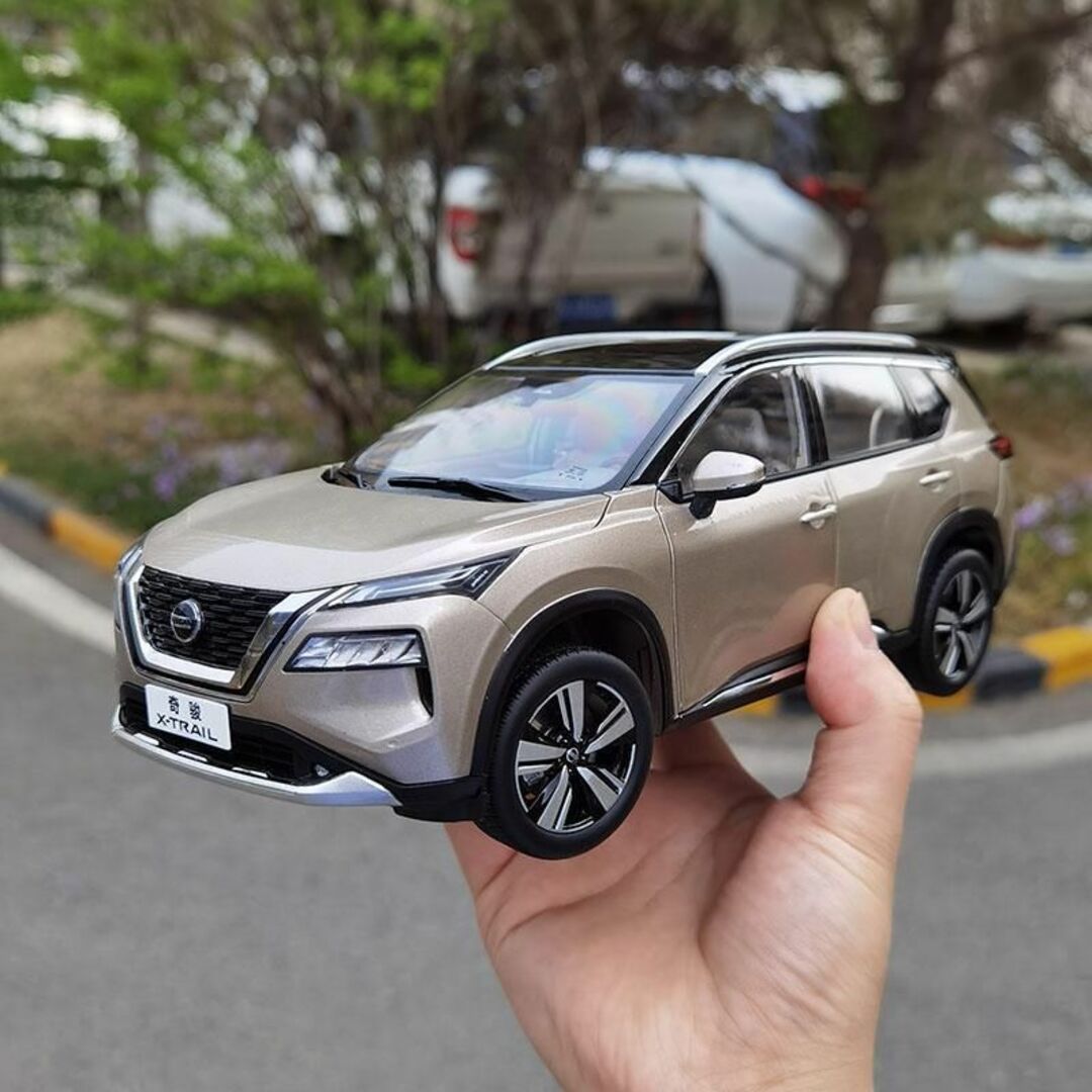 ミニカー 1/18 日産 ニッサン X-TRAIL 2021 シャンパン