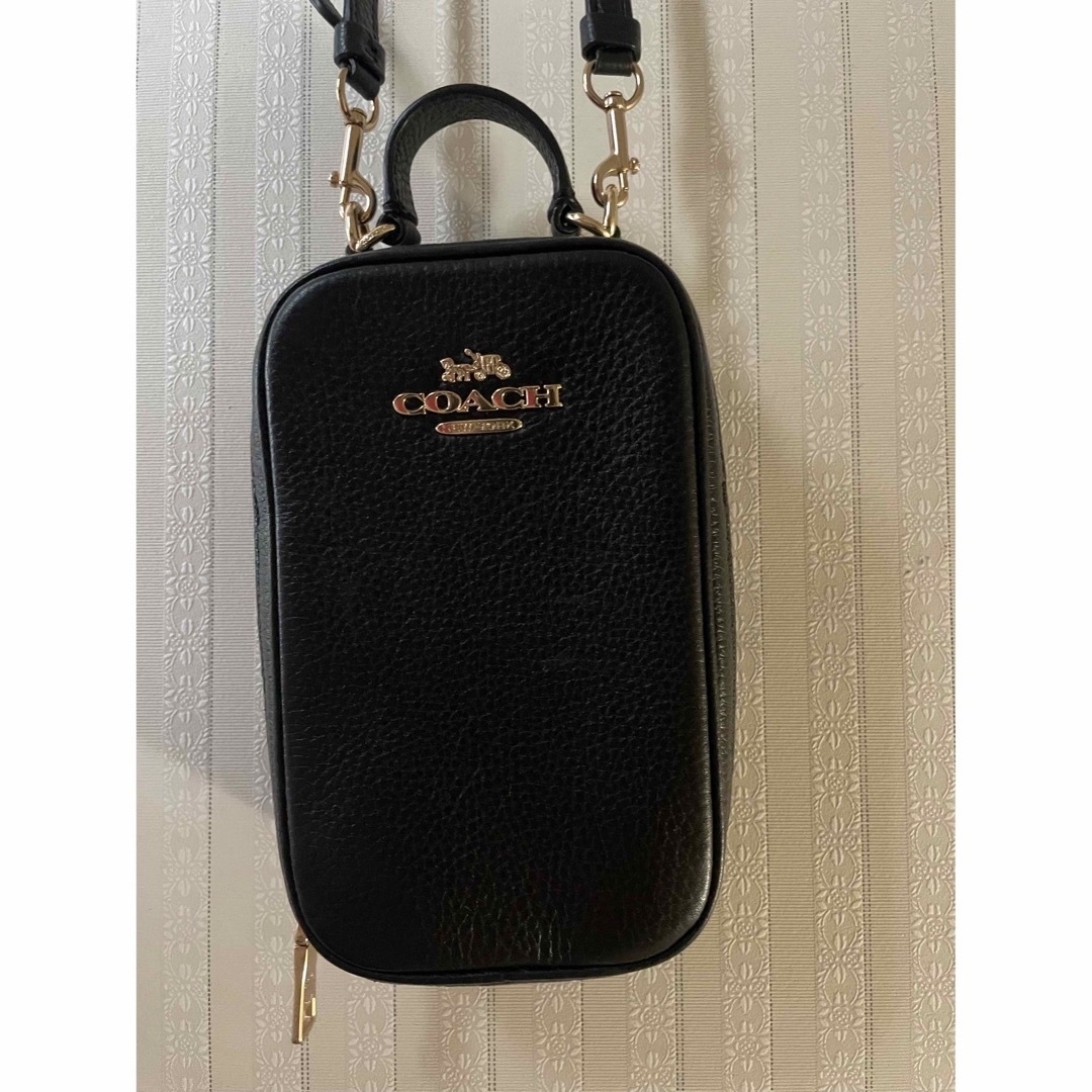 COACH(コーチ)のスマホショルダー スマホ/家電/カメラのスマホアクセサリー(モバイルケース/カバー)の商品写真