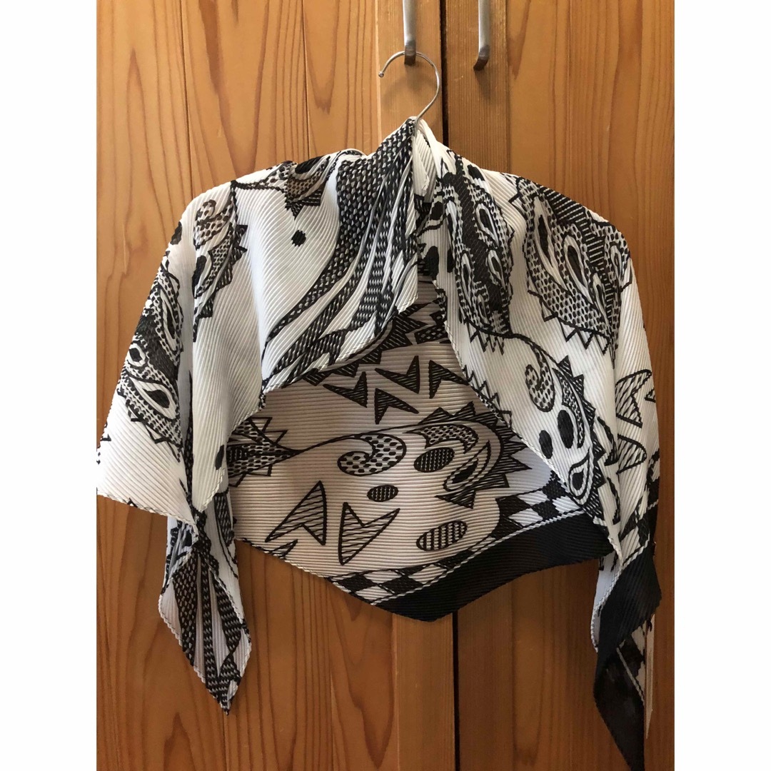 ISSEY MIYAKE - 新品未使用品 ミー イッセイミヤケ ストールの通販 by