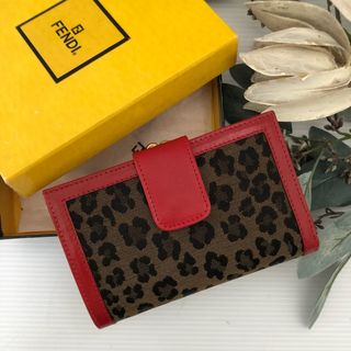 フェンディ(FENDI)のcherry14様専用　フェンディ　二つ折り財布　レオパード柄☆A-0626(財布)