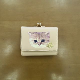 PAUL＆JOE 三つ折り財布。牛皮。猫ちゃん