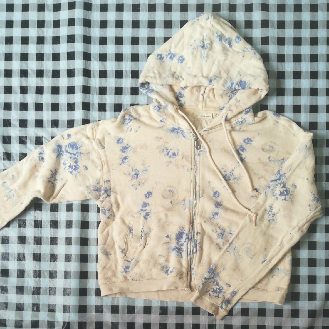 UNIQLO(ユニクロ)のユニクロ キャベツアンドローズコラボ パーカ レディースのトップス(パーカー)の商品写真